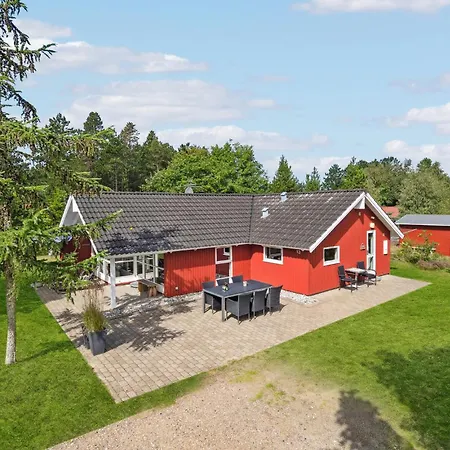 3 Bedroom Gorgeous In Romo *